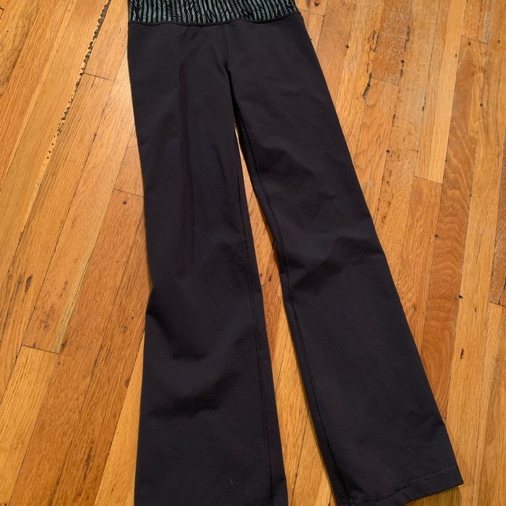 LULULEMON GROOVE Yoga Pants Size 6